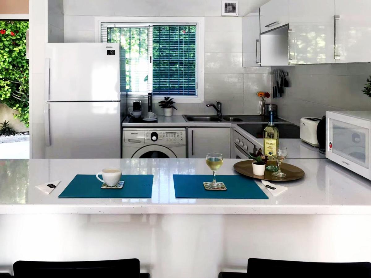 Seaside Maisonette 200M From Sea 파포스 외부 사진